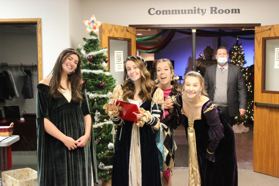 Chambers and madrigals prepare for their first performance. The madrigals performances this year are December 6, 7, and 8.  
