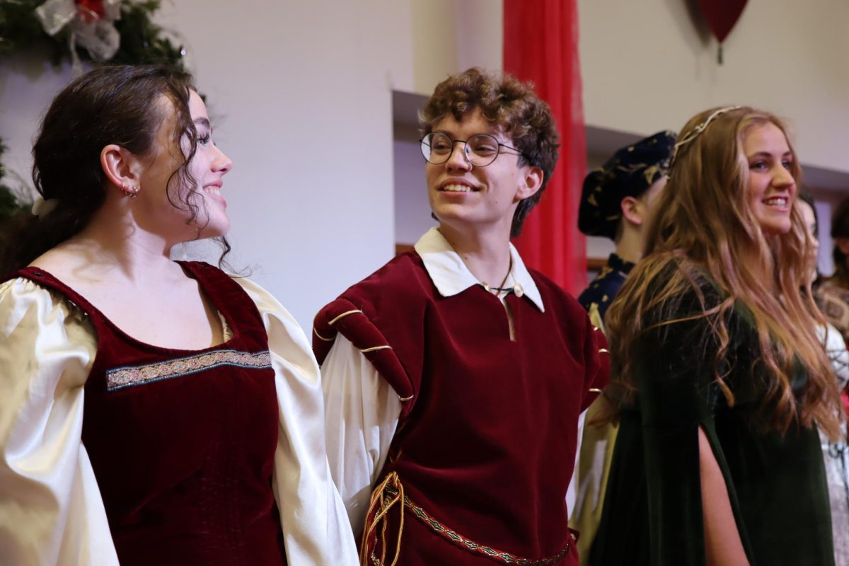 S.H.S. Madrigals perform for crowds