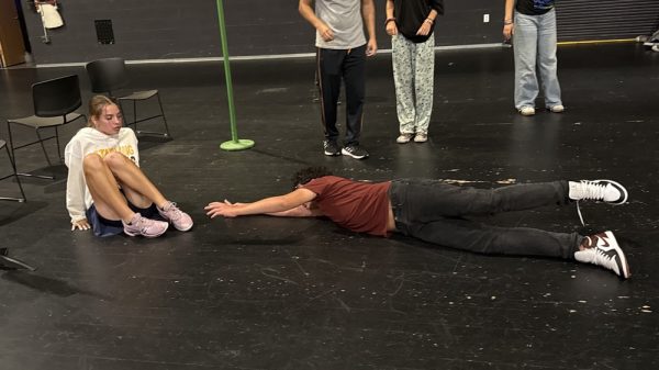 Students prepare for fall play