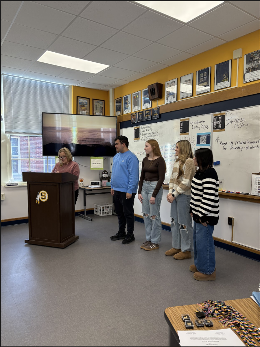 Quill and Scroll inducts new members